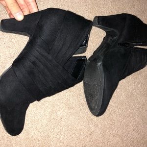 DexFlex comfort- Black dressy booties